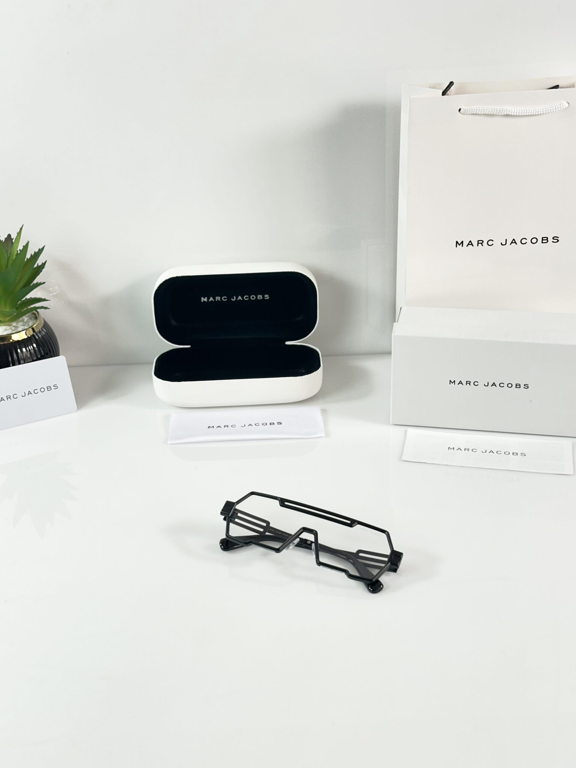 Marc Jacobs 2267 Black Day - Image 4