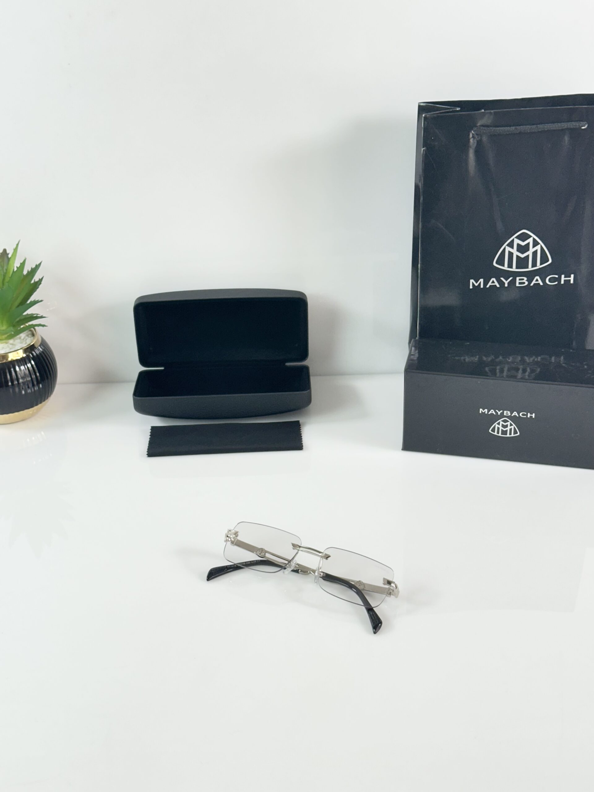 Maybach 1015 Silver Black Day Night Color Changing Glass - Image 4