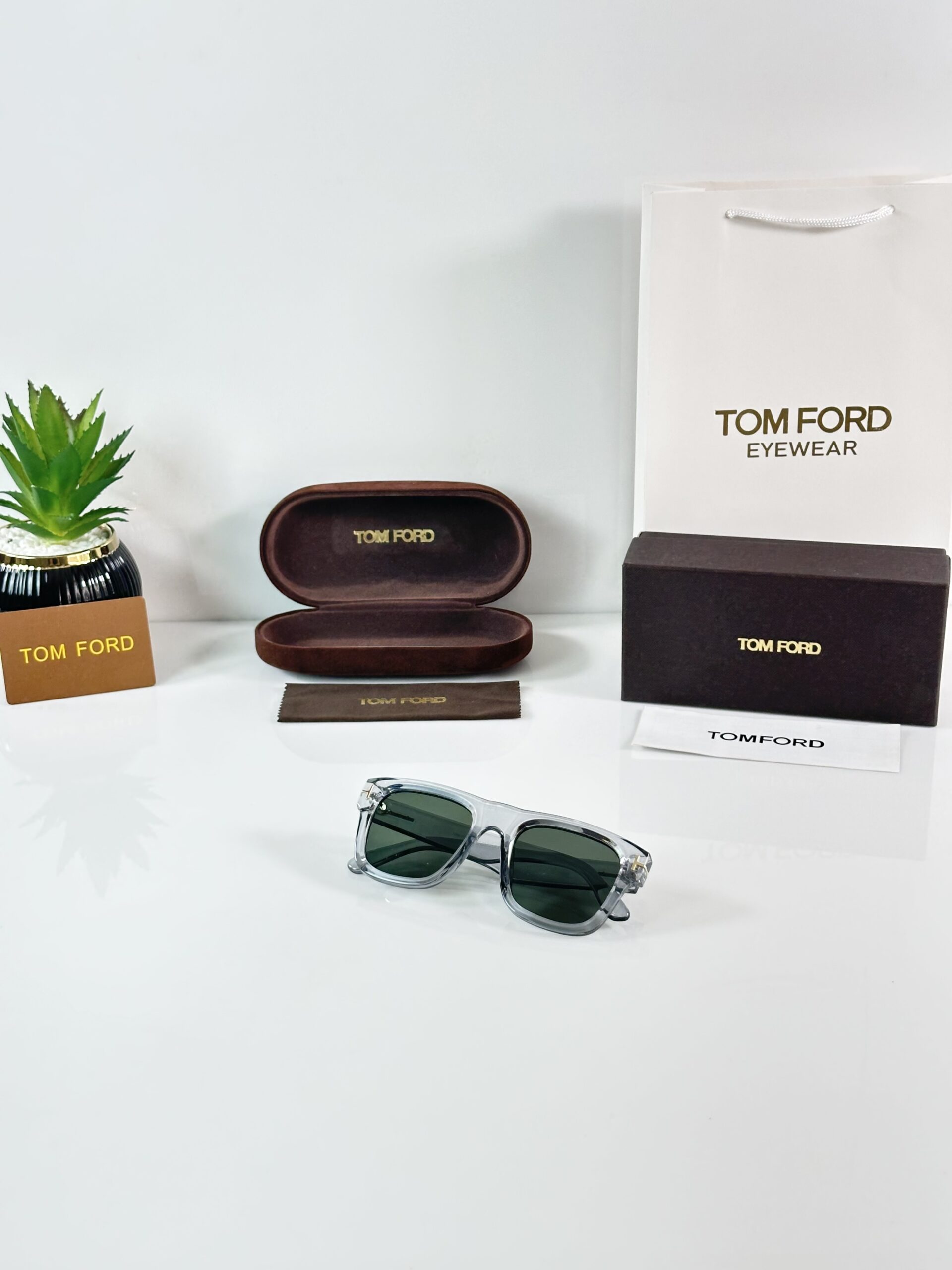 Tomford 259 Grey Green - Image 4