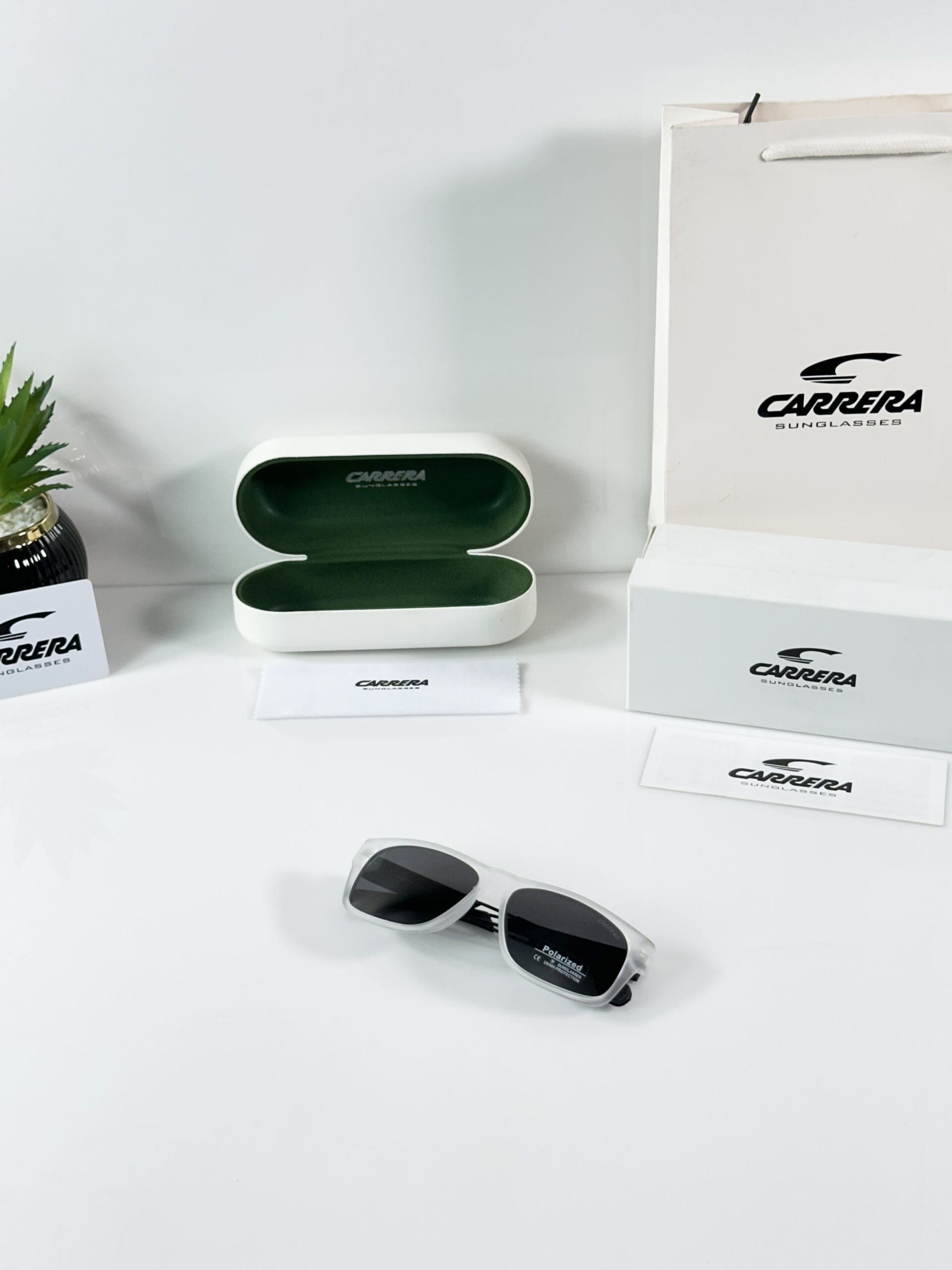 Carrera 01 Ice Black - Image 4