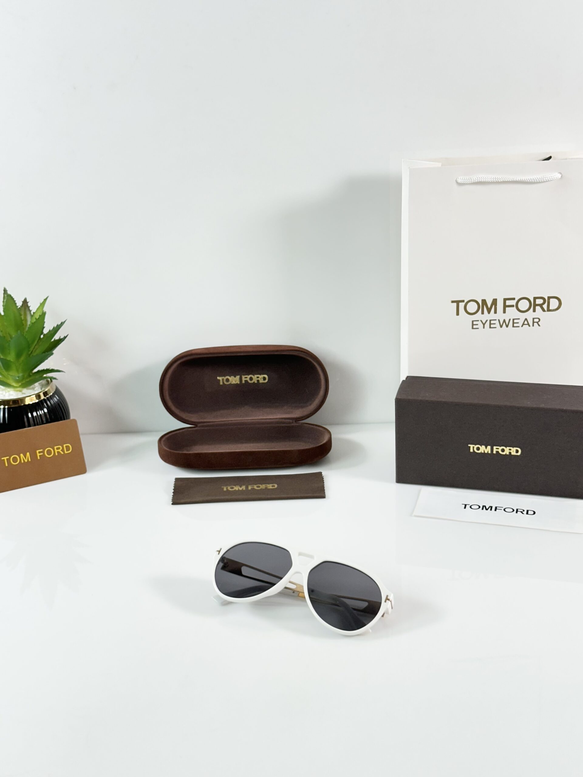Tomford 8706 Gold White Black - Image 4