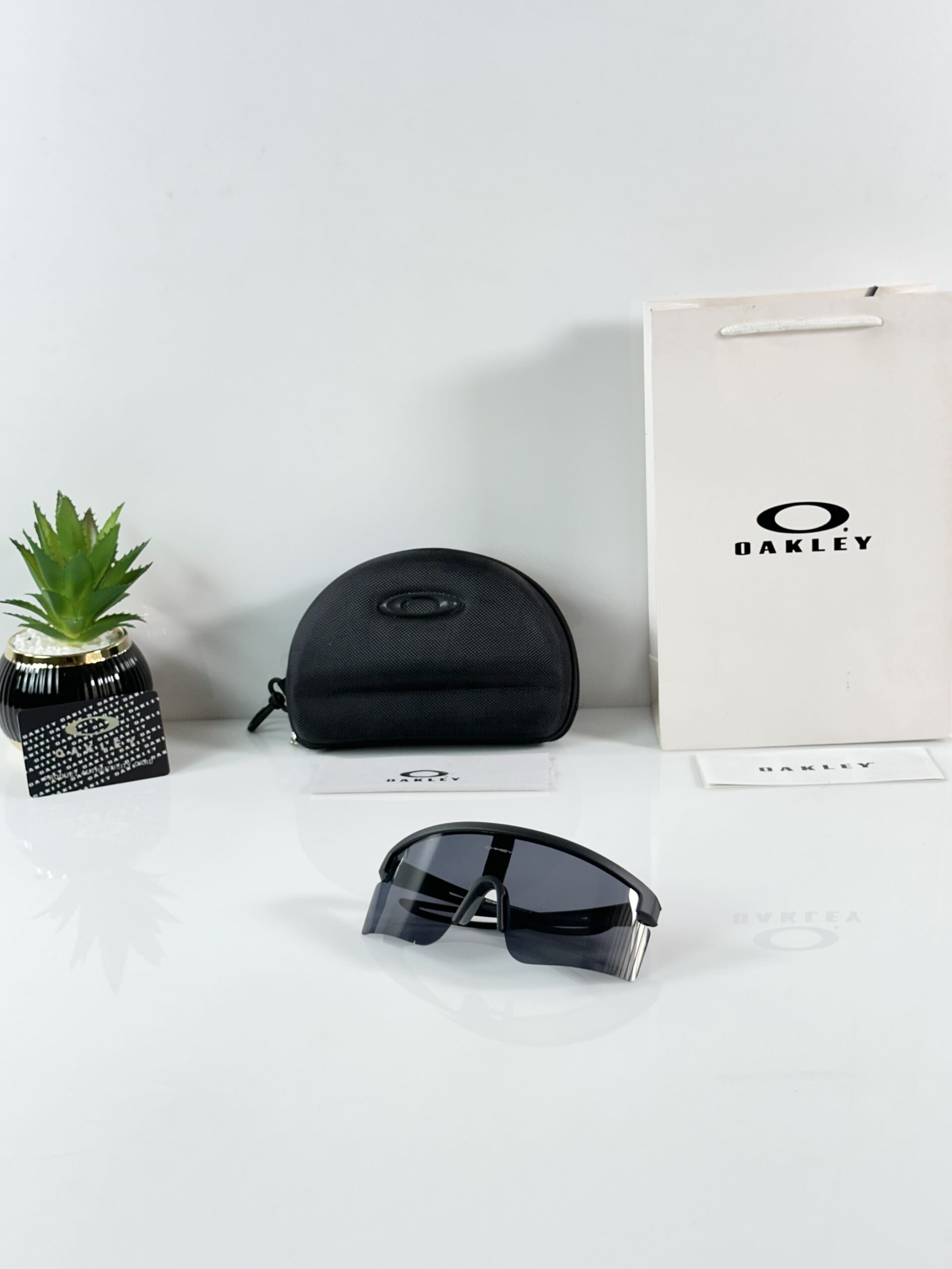 Oakley_2306_Black - Image 4