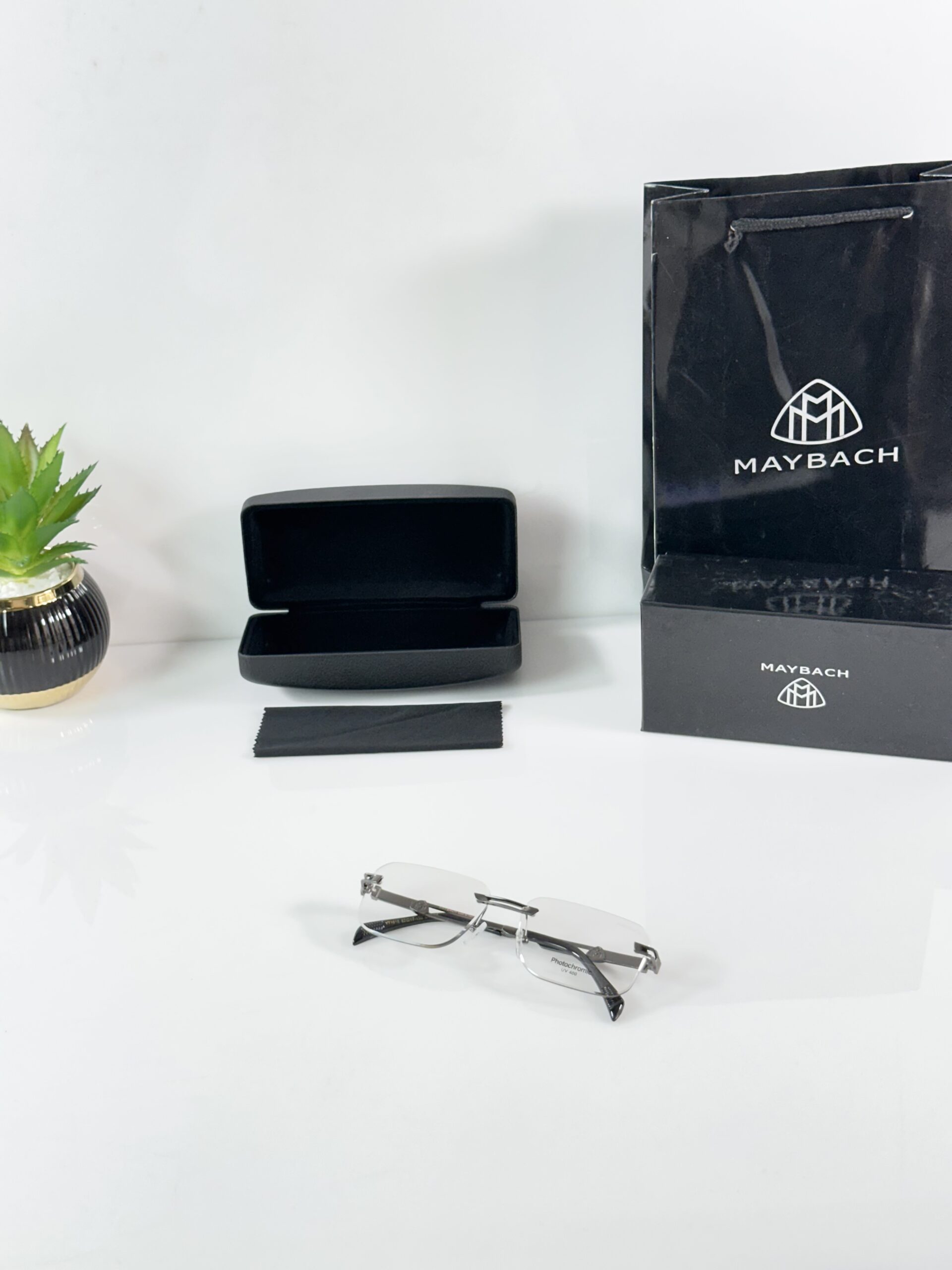 Maybach 1016 Gun Black Day Night Color Changing Glass - Image 4