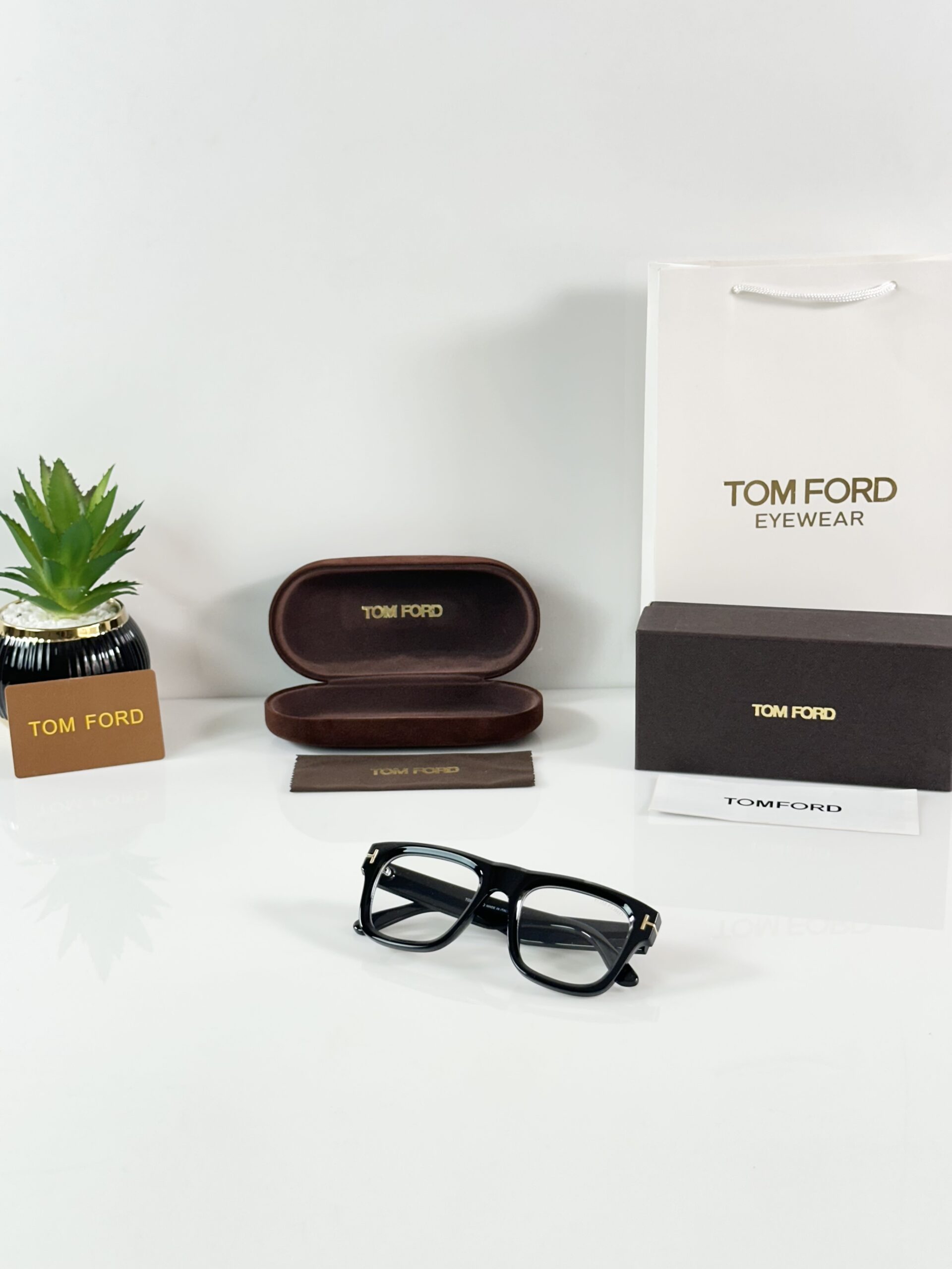 Tomford 259 Black Frame - Image 4