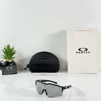 Oakley_9965_Black_Silver_Mercury