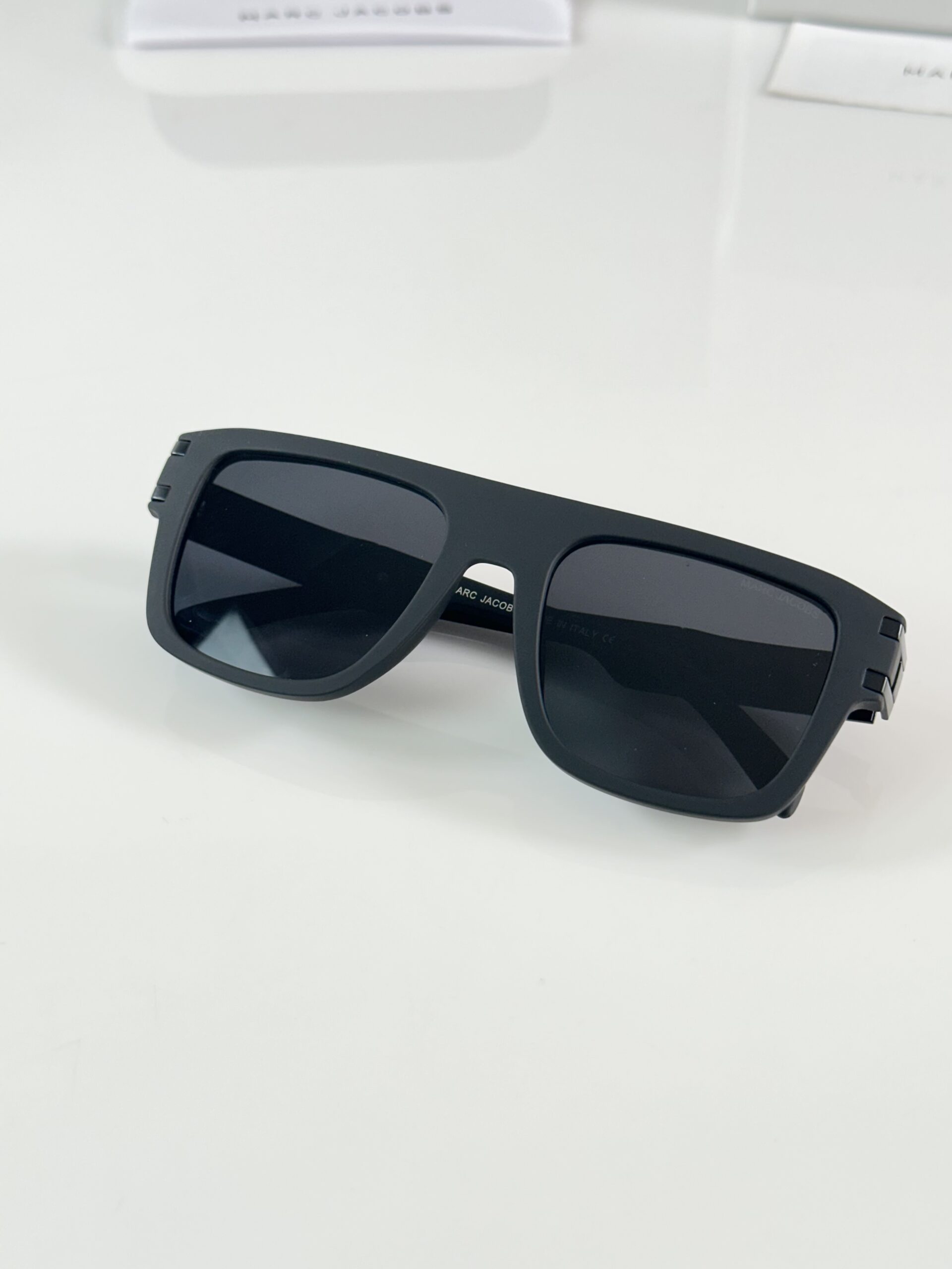 Marc Jacobs 1004 Black - Image 3