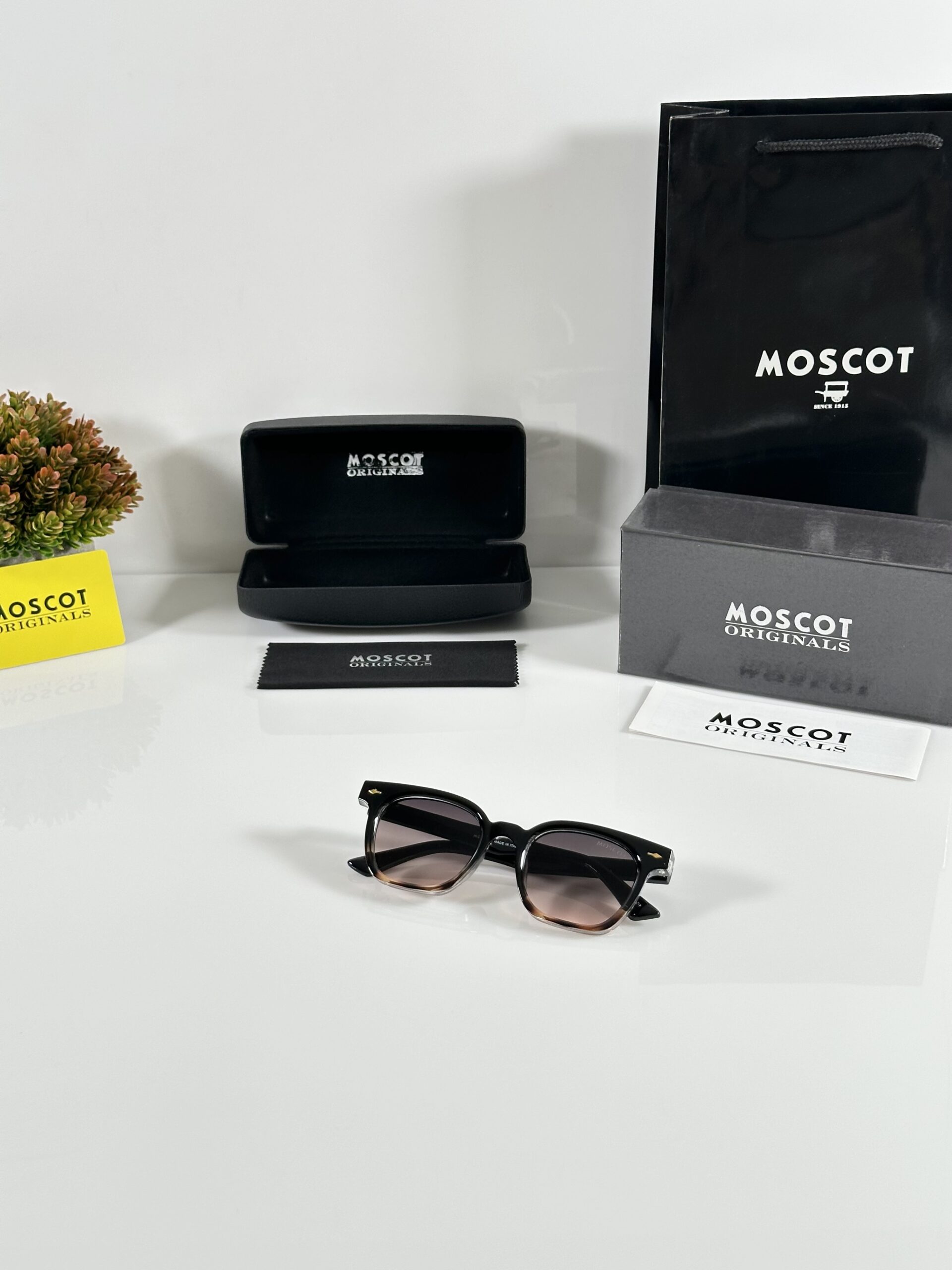 Moscot 1114 Tiger Black - Image 4