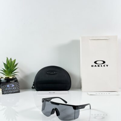 Oakley_9957_Black