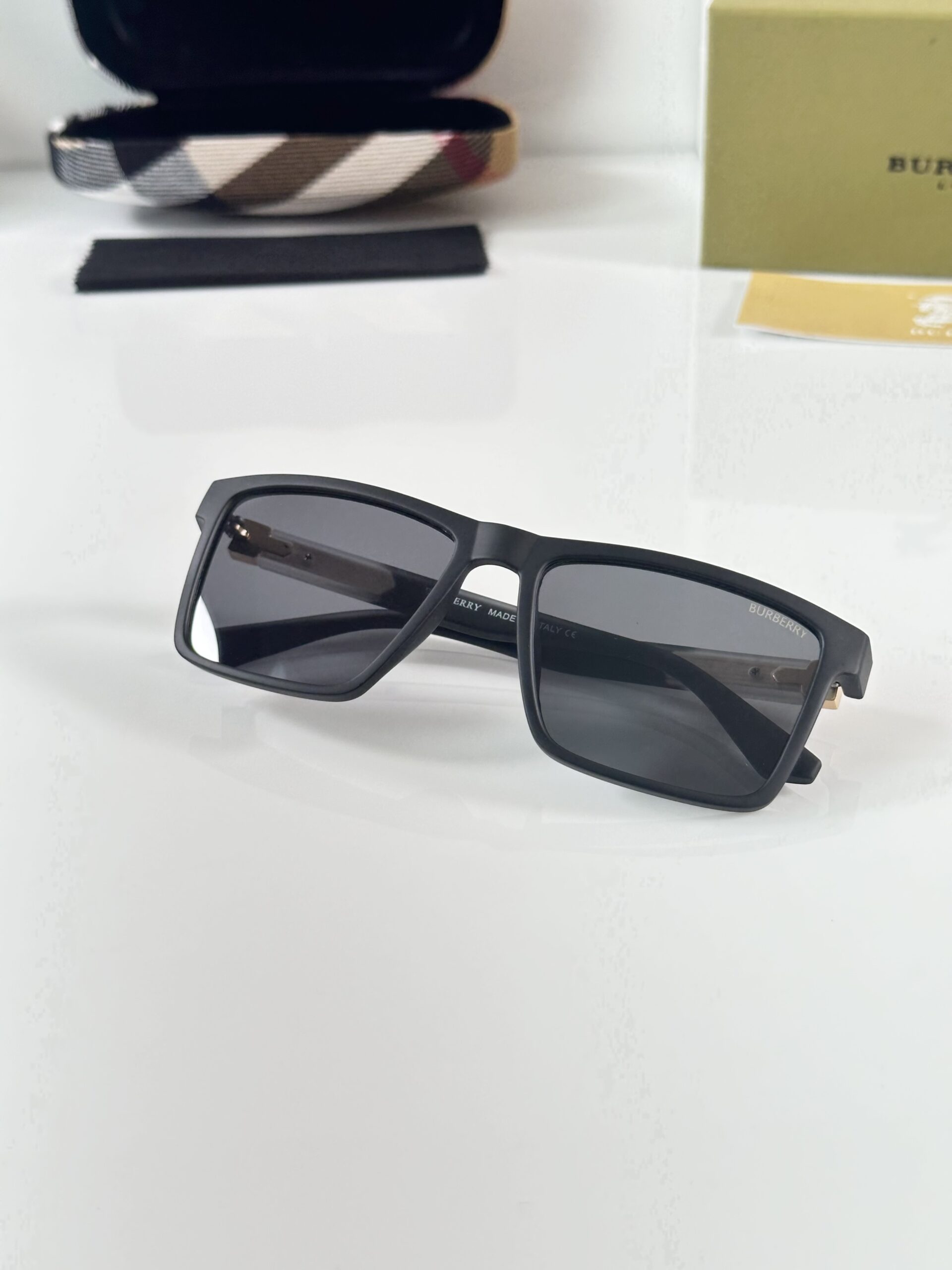 Burberry_8233_Mate_Black - Image 3