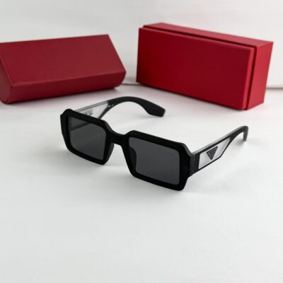 Prada_black_s89
