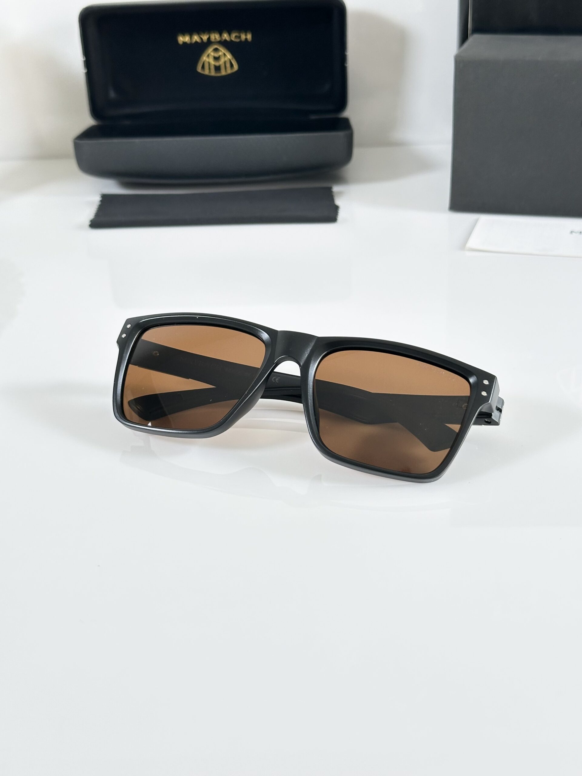 Maybach 7503 Brown - Image 3