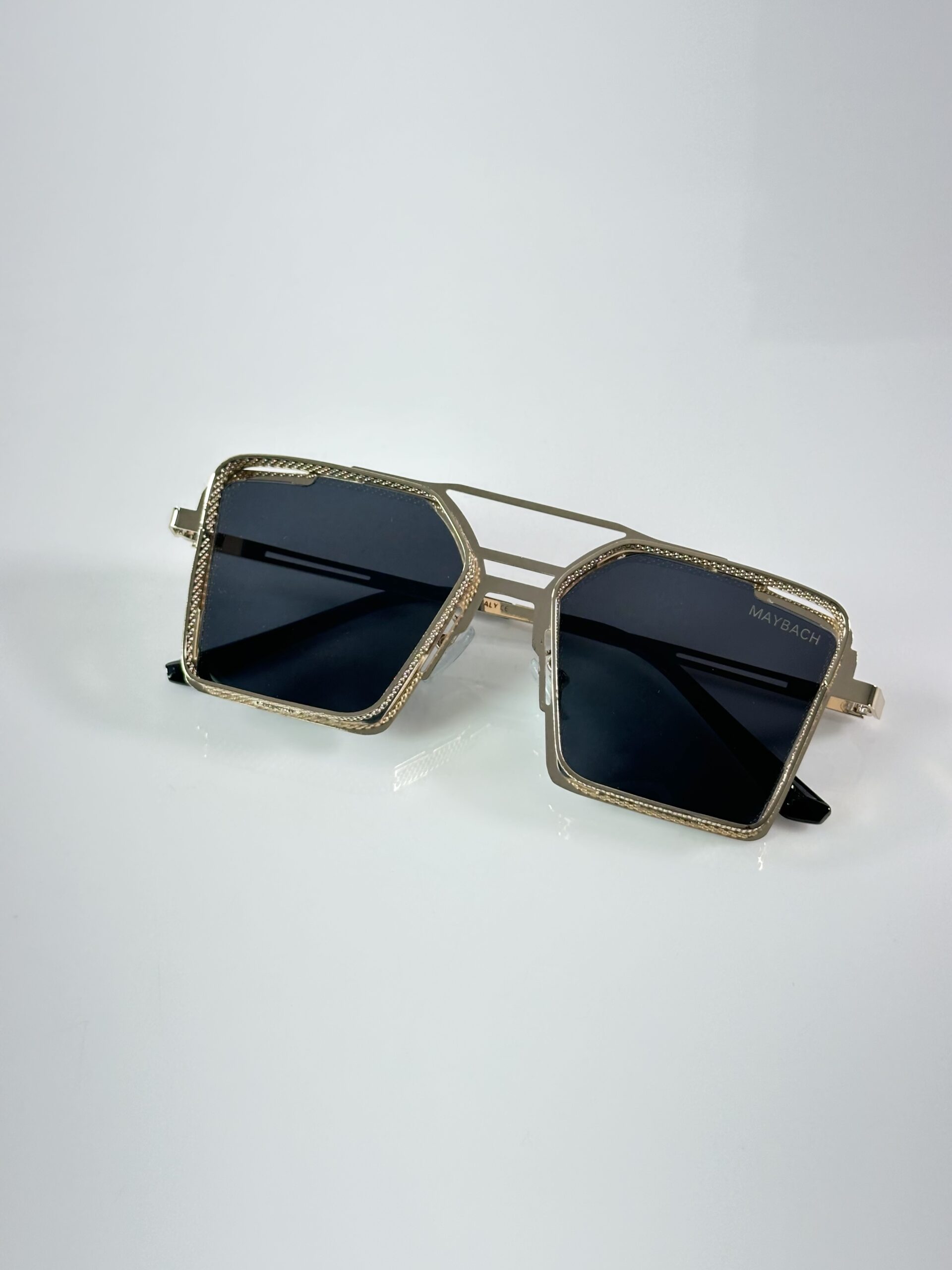 Maybach 2179 Gold Black - Image 3